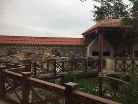 8 otaqlı həyət evi/bağ evi - Bilgəh q. - 800 m²