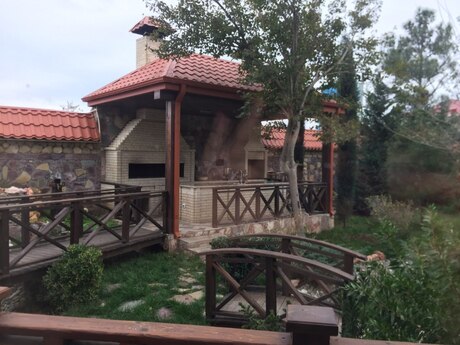8 otaqlı həyət evi/bağ evi - Bilgəh q. - 800 m²