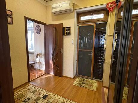 2 otaqlı köhnə tikili - 28 May m. - 65 m²