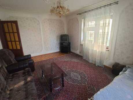 2 otaqlı köhnə tikili - İnşaatçılar m. - 60 m²