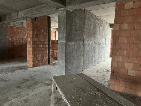 4 otaqlı yeni tikili - Yeni Günəşli q. - 145 m²