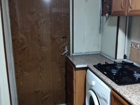 2 otaqlı köhnə tikili - 28 May m. - 30 m²