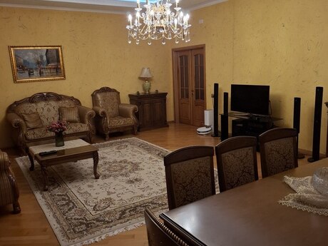 4-комн. новостройка - м. Ази Асланов - 175 м²