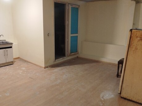 3 otaqlı köhnə tikili - Elmlər Akademiyası m. - 57 m²