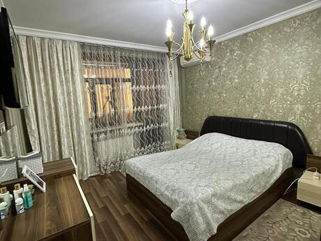 3 otaqlı köhnə tikili - Bakıxanov q. - 85 m²