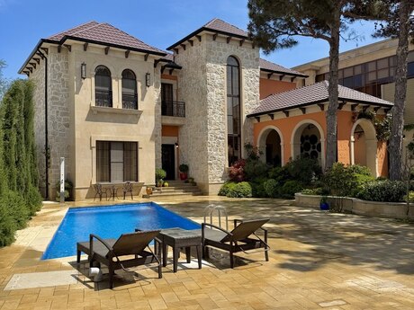 5 otaqlı həyət evi/bağ evi - Mərdəkan q. - 400 m²