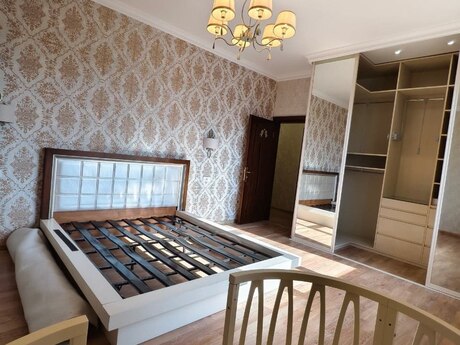 3-комн. новостройка - м. Шах Исмаил Хатаи - 110 м²