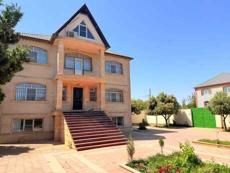 9 otaqlı həyət evi/bağ evi - Novxanı q. - 420 m²