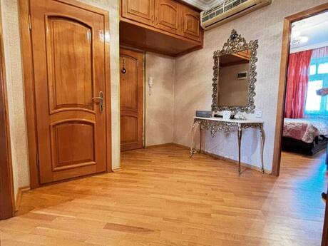 3 otaqlı köhnə tikili - Xalqlar Dostluğu m. - 85 m²
