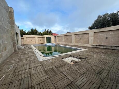 4 otaqlı həyət evi/bağ evi - Novxanı q. - 300 m²