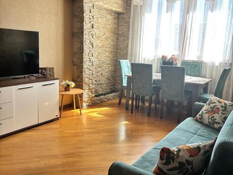 3 otaqlı köhnə tikili - Azadlıq Prospekti m. - 65 m²