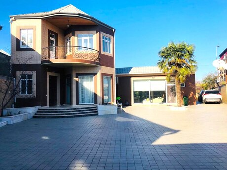 7 otaqlı həyət evi/bağ evi - Sabunçu r. - 340 m²