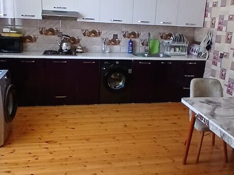 8 otaqlı həyət evi/bağ evi - Zabrat q. - 320 m²