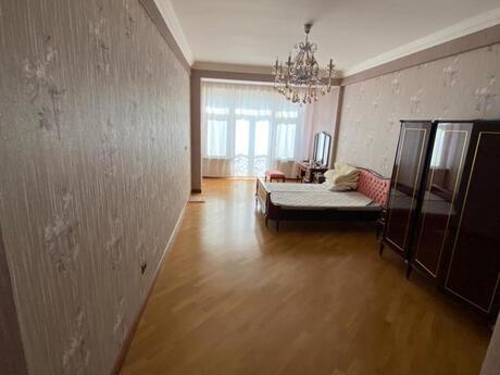 3 otaqlı yeni tikili - 28 May m. - 180 m²