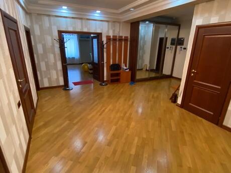 3 otaqlı yeni tikili - 28 May m. - 180 m²