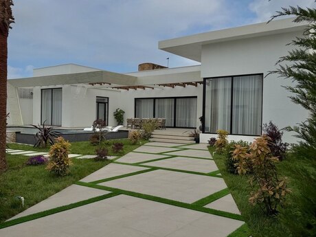 5 otaqlı həyət evi/bağ evi - Mərdəkan q. - 260 m²