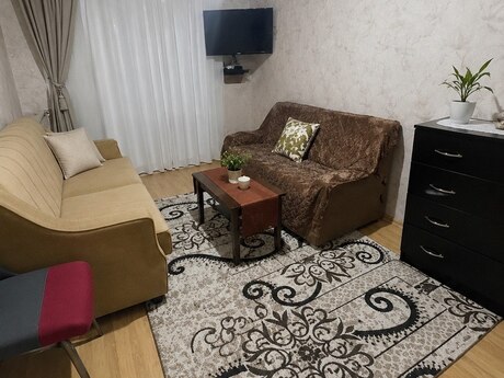 2 otaqlı köhnə tikili - Köhnə Günəşli q. - 62 m²