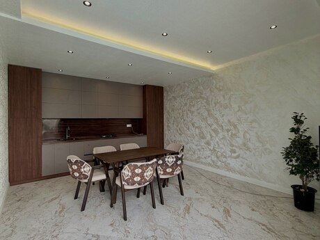 4 otaqlı həyət evi/bağ evi - Mərdəkan q. - 200 m²