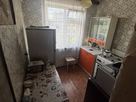 2 otaqlı köhnə tikili - Neftçilər m. - 44 m²