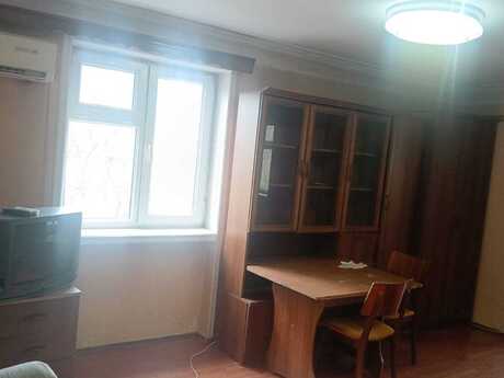 2 otaqlı köhnə tikili - Elmlər Akademiyası m. - 30 m²