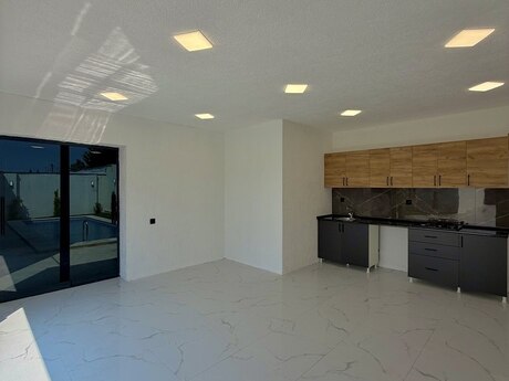 4 otaqlı həyət evi/bağ evi - Şüvəlan q. - 170 m²