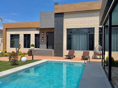 5 otaqlı həyət evi/bağ evi - Mərdəkan q. - 270 m²
