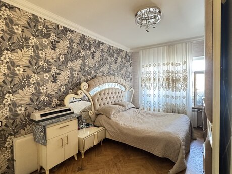 3-комн. вторичка - м. Ази Асланов - 80 м²