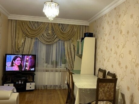 3 otaqlı köhnə tikili - Yeni Günəşli q. - 80 m²