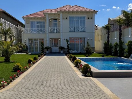 5 otaqlı həyət evi/bağ evi - Mərdəkan q. - 300 m²