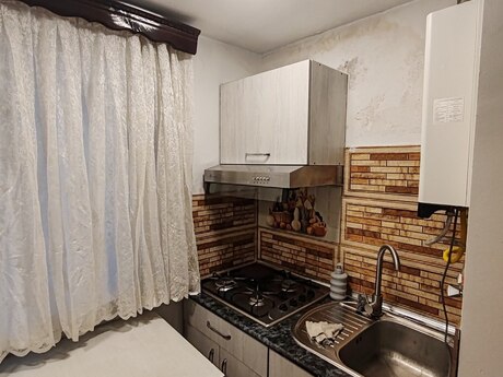 2 otaqlı köhnə tikili - İnşaatçılar m. - 40 m²