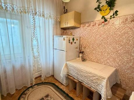 2 otaqlı köhnə tikili - Gənclik m. - 65 m²