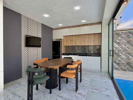 4 otaqlı həyət evi/bağ evi - Mərdəkan q. - 170 m²