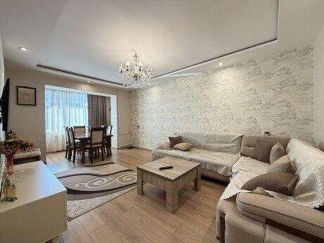 3 otaqlı köhnə tikili - Bakıxanov q. - 90 m²