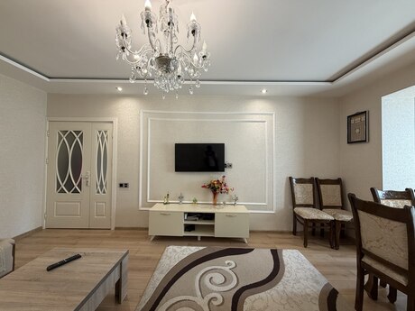 3 otaqlı köhnə tikili - Bakıxanov q. - 90 m²