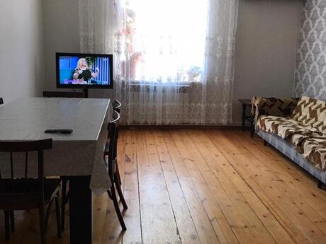 2 otaqlı həyət evi/bağ evi - Qaraçuxur q. - 100 m²
