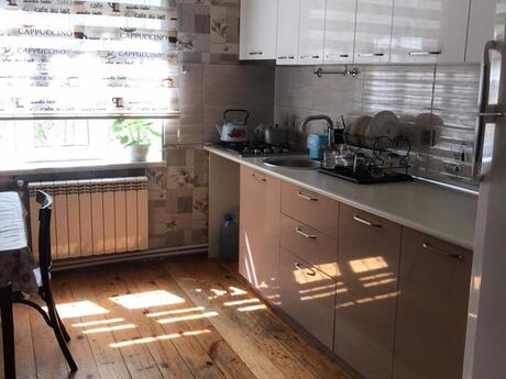 2 otaqlı həyət evi/bağ evi - Qaraçuxur q. - 100 m²