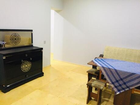2 otaqlı həyət evi/bağ evi - Əhmədli m. - 75 m²
