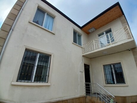 4 otaqlı həyət evi/bağ evi - Yeni Suraxanı q. - 100 m²