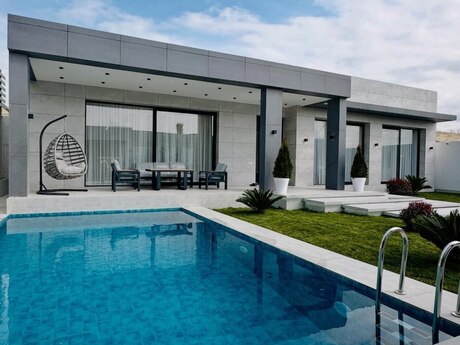 5 otaqlı həyət evi/bağ evi - Mərdəkan q. - 300 m²