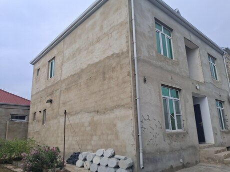 6 otaqlı həyət evi/bağ evi - Bakıxanov q. - 240 m²