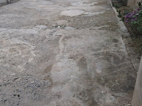 6 otaqlı həyət evi/bağ evi - Bakıxanov q. - 240 m²