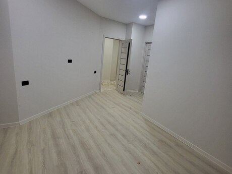 9 otaqlı ofis - İnşaatçılar m. - 476 m²