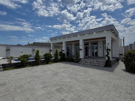4 otaqlı həyət evi/bağ evi - Şüvəlan q. - 150 m²