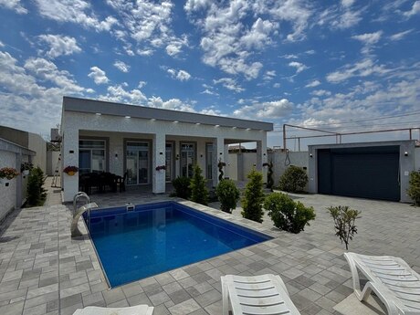 4 otaqlı həyət evi/bağ evi - Şüvəlan q. - 150 m²
