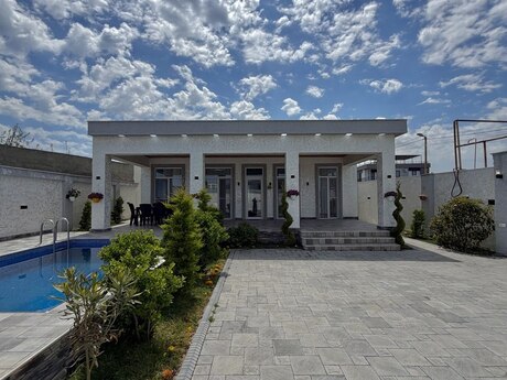 4 otaqlı həyət evi/bağ evi - Şüvəlan q. - 150 m²