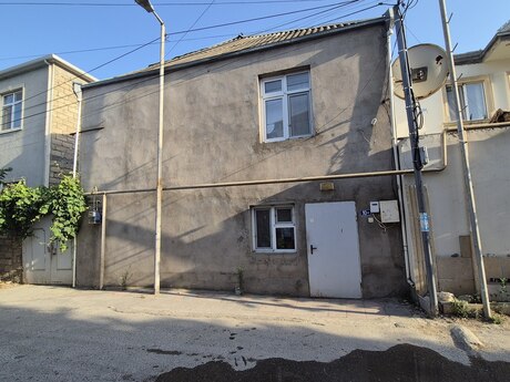 6 otaqlı həyət evi/bağ evi - Qaraçuxur q. - 116 m²