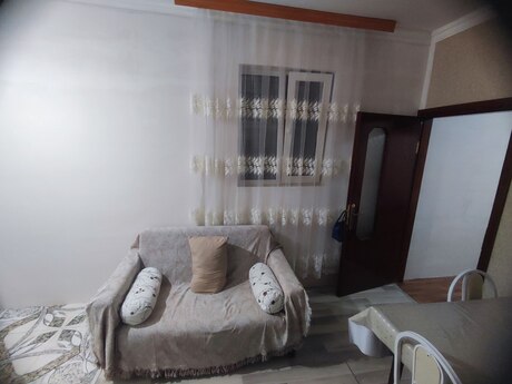 1 otaqlı həyət evi/bağ evi - Binəqədi q. - 40 m²