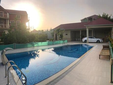 6 otaqlı həyət evi/bağ evi - Novxanı q. - 300 m²