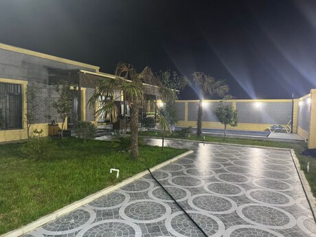 5 otaqlı həyət evi/bağ evi - Buzovna q. - 200 m²