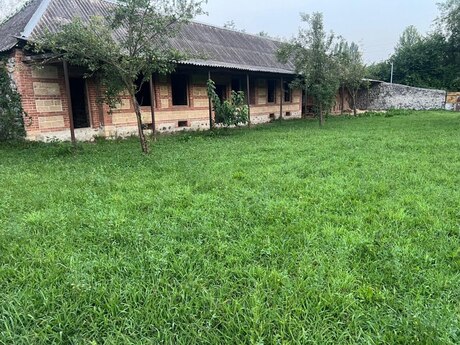 4 otaqlı həyət evi/bağ evi - Balakən - 63 m²